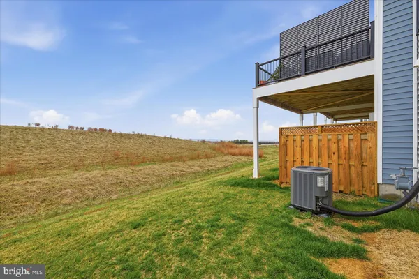 $2,300 | 121 Checkerspot Way Lake, White Post, VA 22663