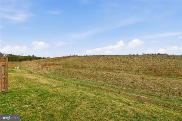 $2,300 | 121 Checkerspot Way Lake, White Post, VA 22663