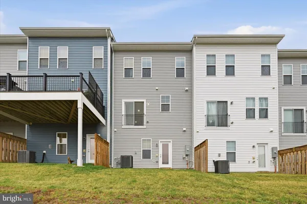 $2,300 | 121 Checkerspot Way Lake, White Post, VA 22663