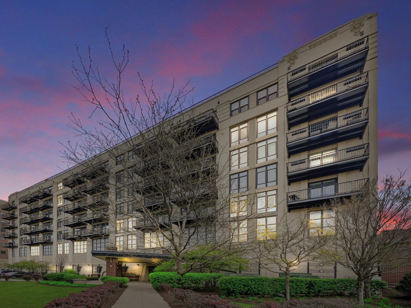 1525 South Sangamon Street, Unit 802P Chicago, IL 60608 - Photo 2 of 32 a view of a building