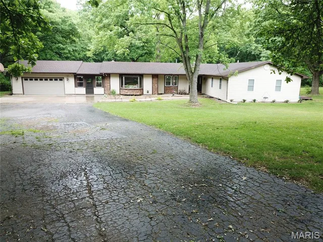 $398,500 | 12187 Pike 162, Louisiana, MO 63353