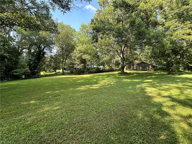 $259,900 | 8736 Us Highway, Dobson, NC 27017