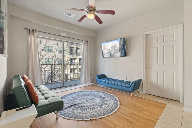$1,920 | 2515 Pearl Street, Unit 404, Austin, TX 78705