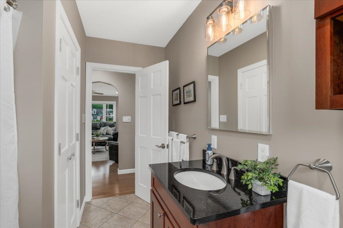 118 Robinson Road Nashua, NH 03060 - Photo 29 of 49