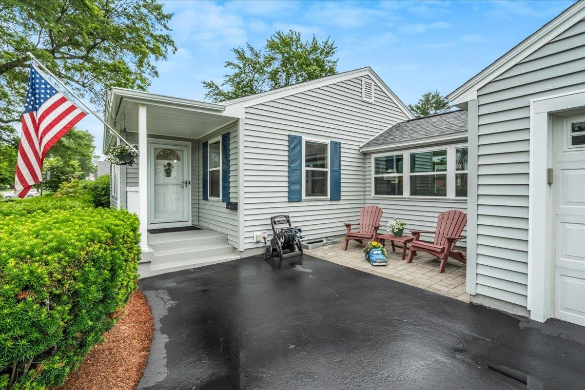 118 Robinson Road Nashua, NH 03060 - Photo 4 of 49