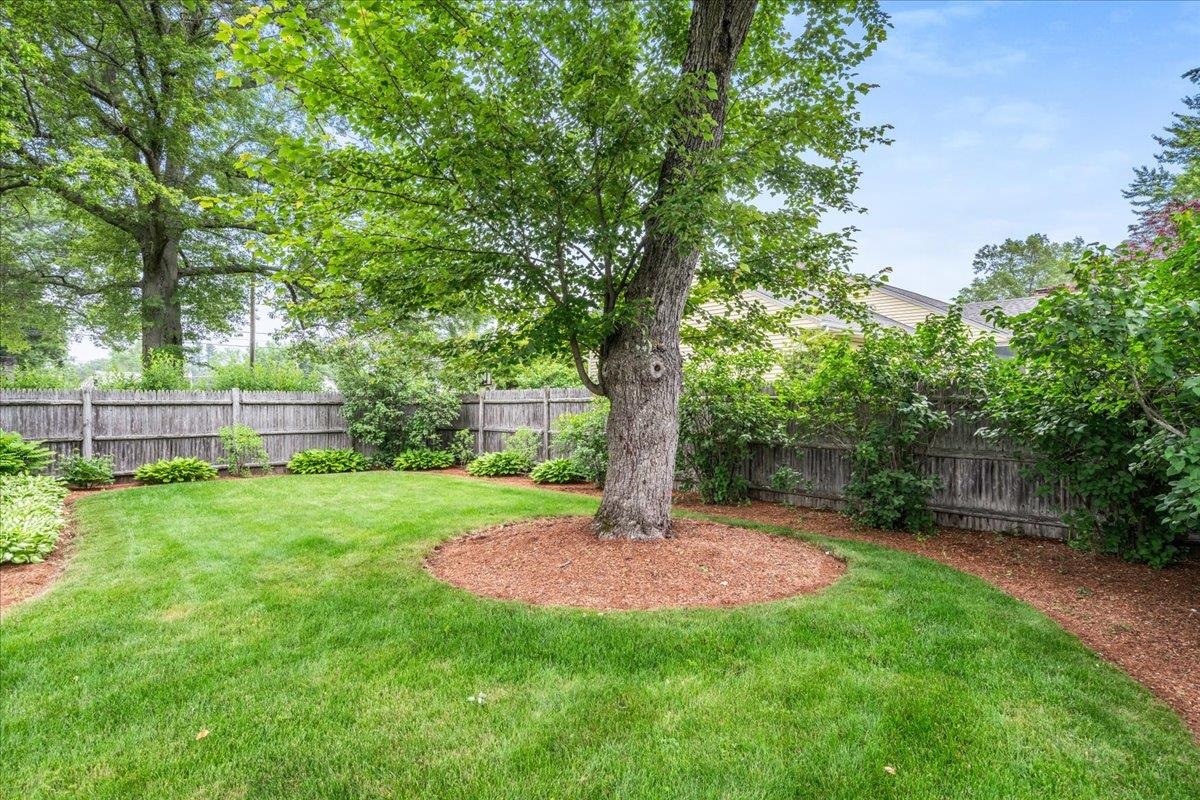 118 Robinson Road Nashua, NH 03060 - Photo 44 of 49
