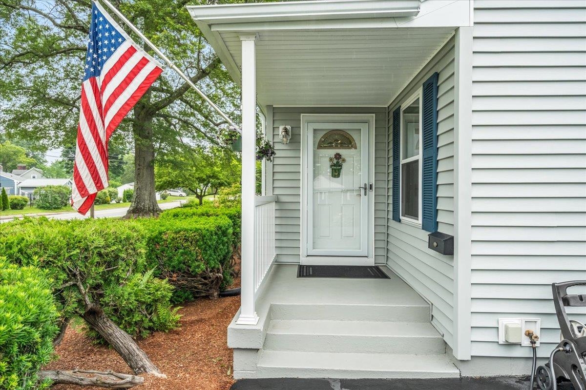 118 Robinson Road Nashua, NH 03060 - Photo 5 of 49