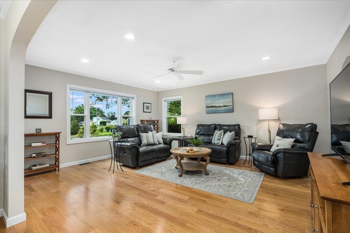 118 Robinson Road Nashua, NH 03060 - Photo 6 of 49