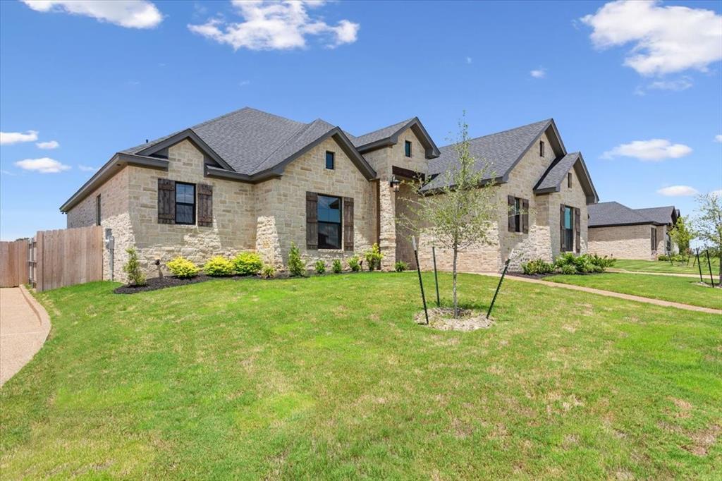 10109 Castleberry Lane Waco, TX 76712 - Photo 2 of 35