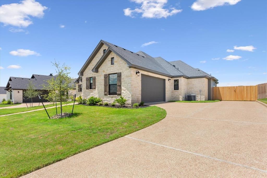 10109 Castleberry Lane Waco, TX 76712 - Photo 3 of 35