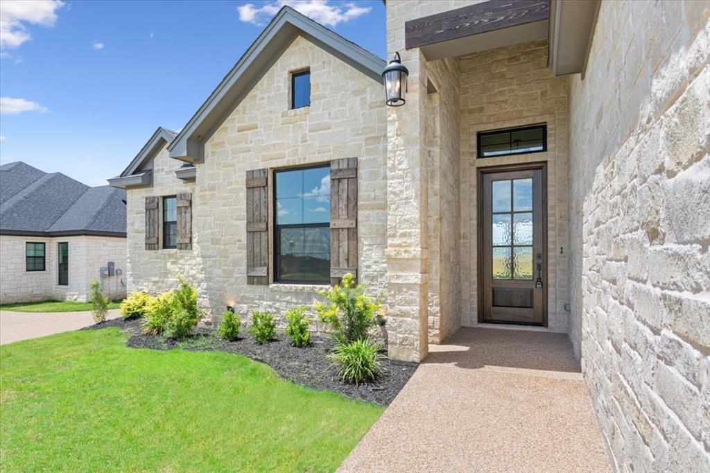 10109 Castleberry Lane Waco, TX 76712 - Photo 4 of 35