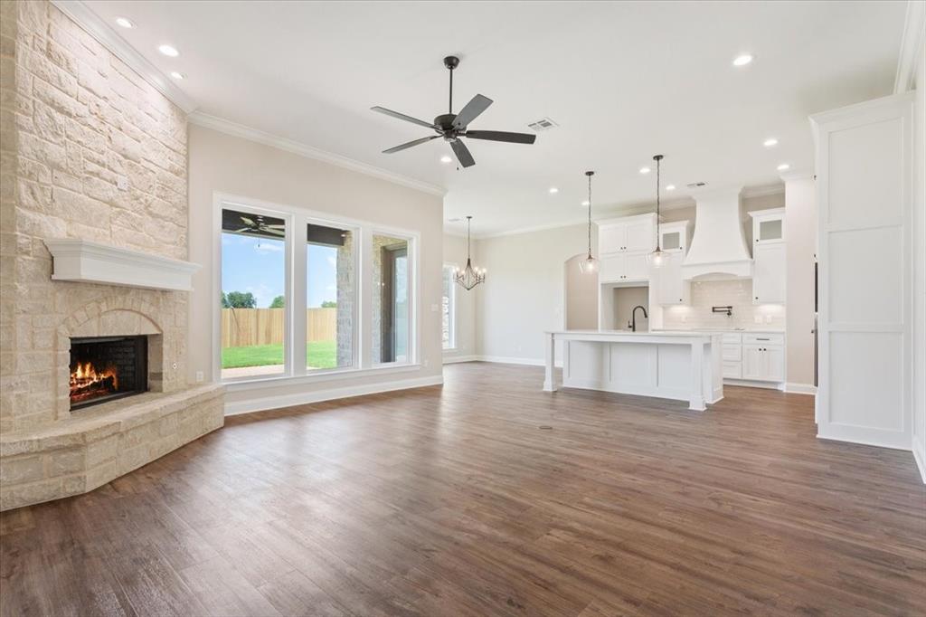 10109 Castleberry Lane Waco, TX 76712 - Photo 9 of 35