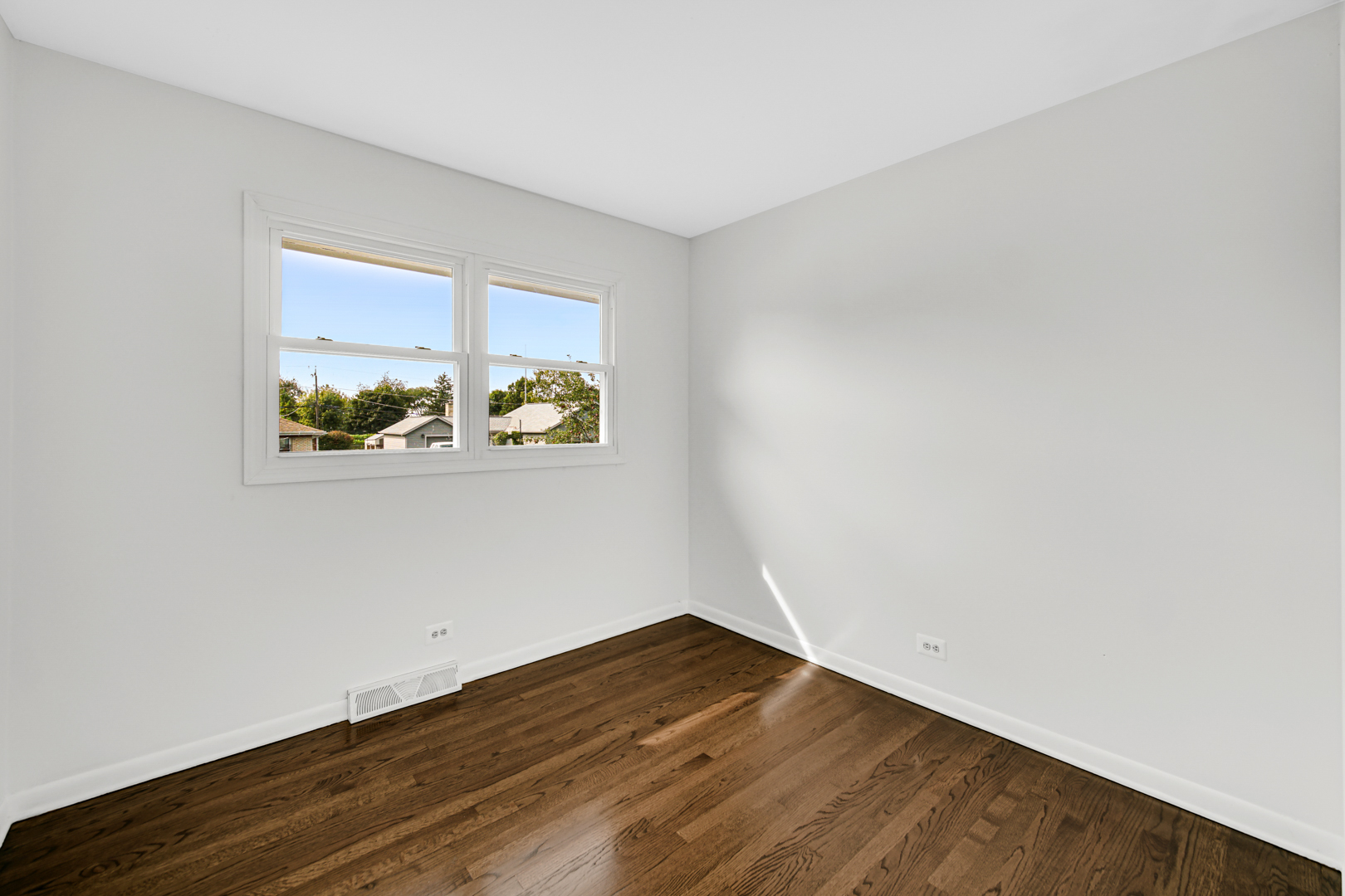 214 Oakleaf Road Lake In The Hills, IL 60156 - Photo 12 of 25 an empty room with a window