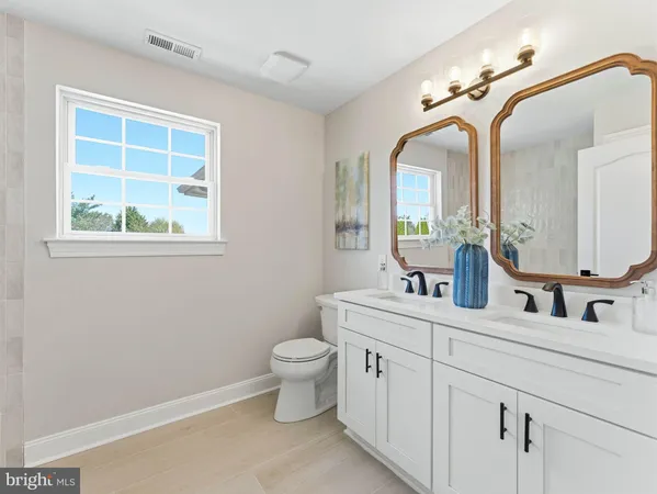 $899,900 | 212 Eagle Court, Swedesboro, NJ 08085