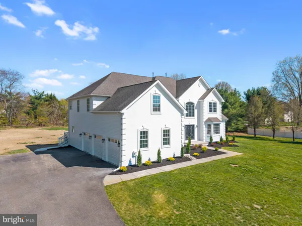 $899,900 | 212 Eagle Court, Swedesboro, NJ 08085