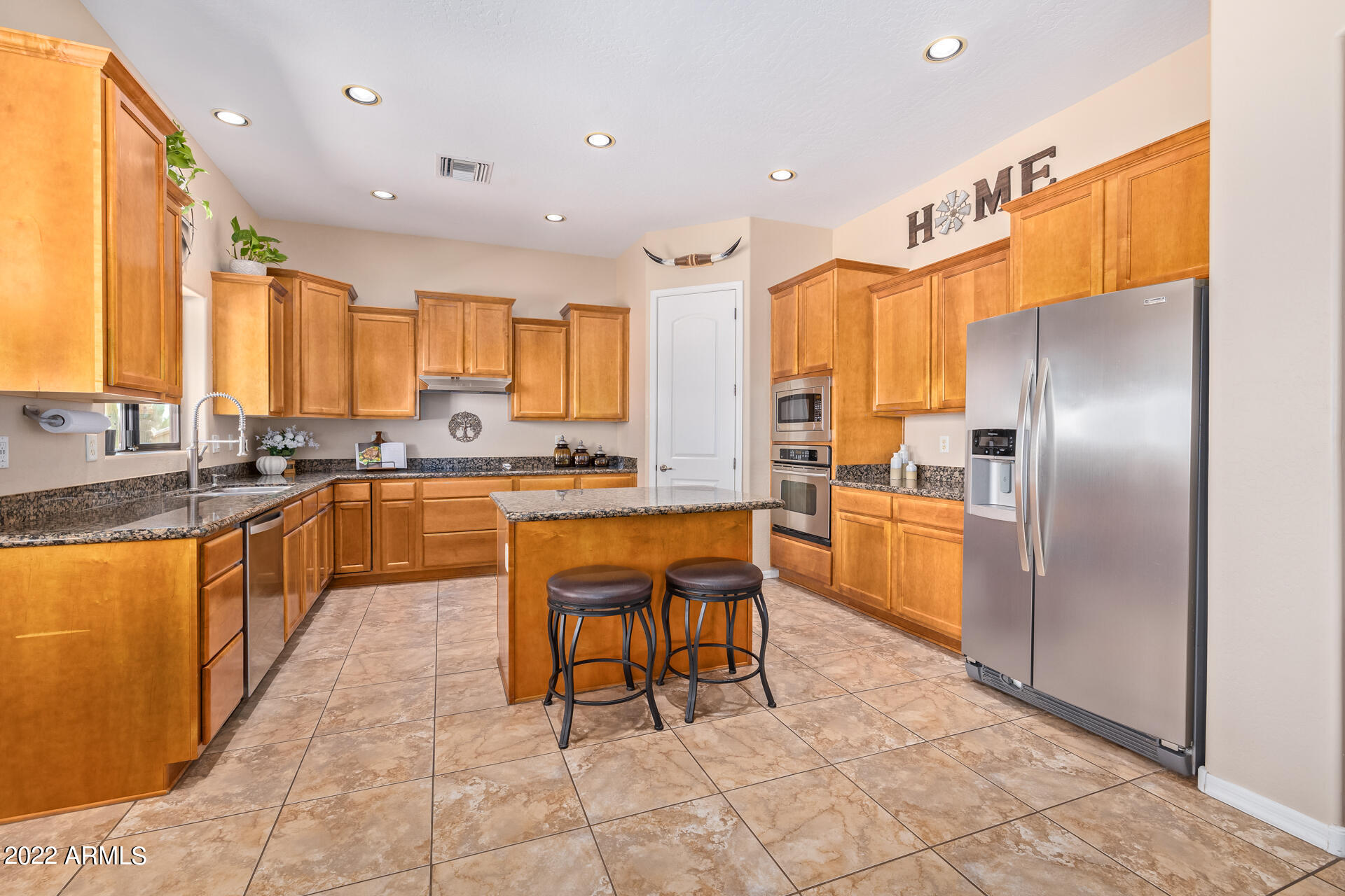 1879 North Hilton Road Apache Junction, AZ 85119 - Photo 36 of 89 29 - Hilton