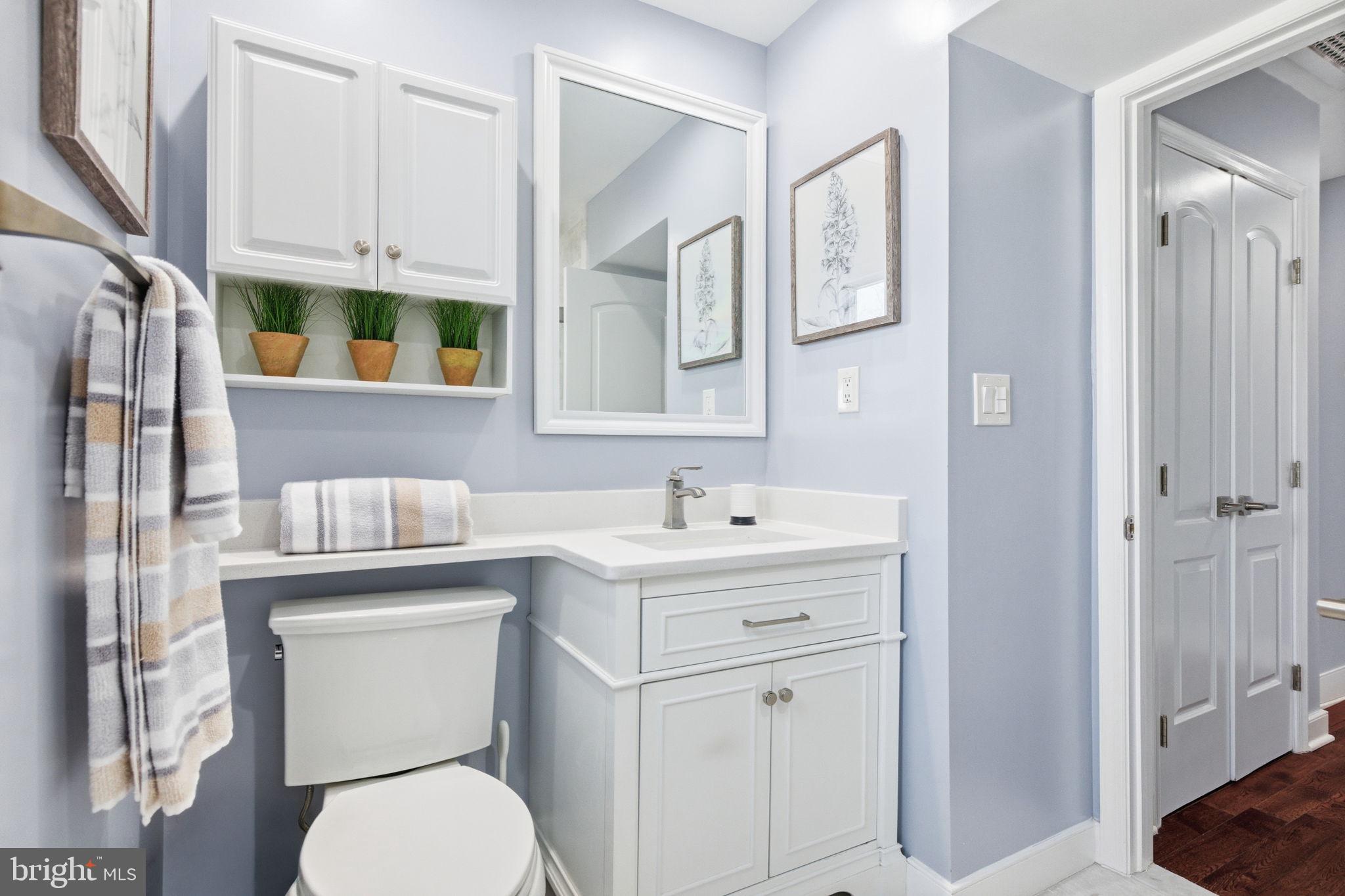 6728 Hopewell Avenue Springfield, VA 22151 - Photo 22 of 53 Upper Level Full Bath