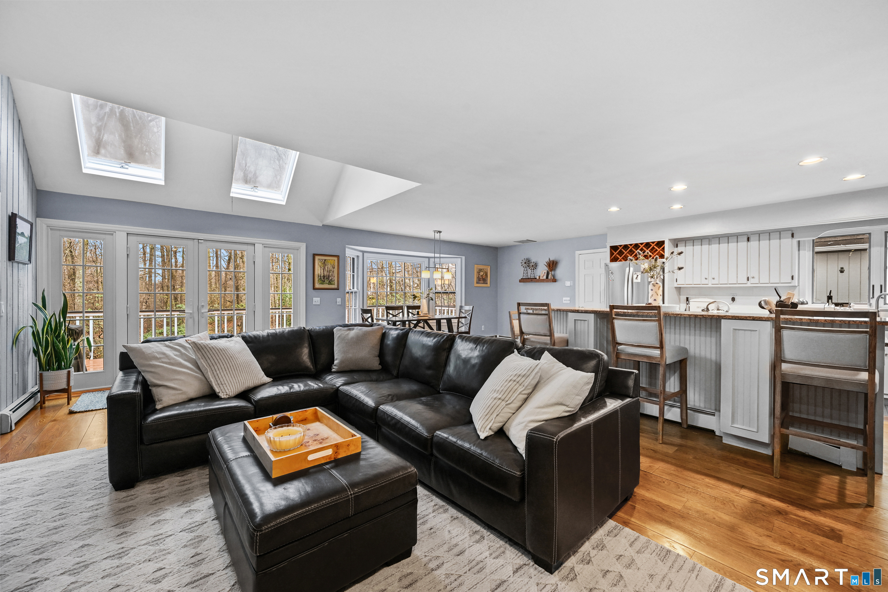 395 Thayer Pond Road Wilton, CT 06897 - Photo 6 of 28