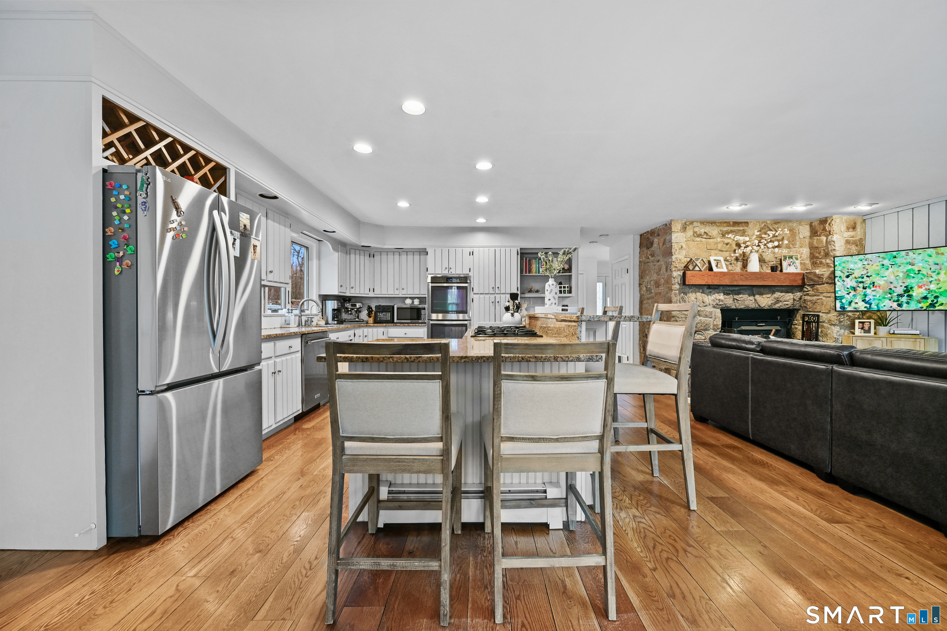 395 Thayer Pond Road Wilton, CT 06897 - Photo 10 of 28