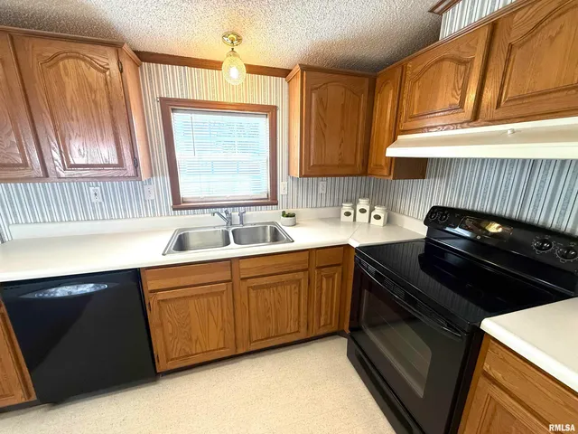 $142,000 | 123 Junction Street, Ursa, IL 62376