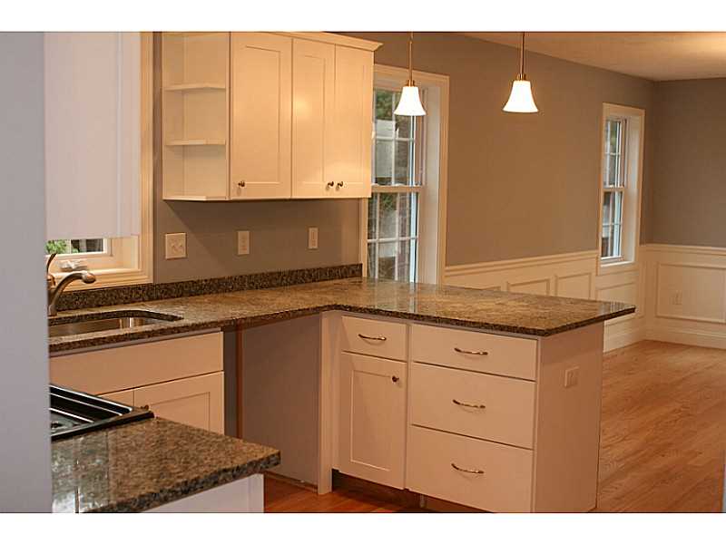 24 3 M Road Coventry, RI 02816 - Photo 12 of 17 Kitchen.