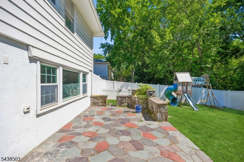 13 Munsey Road Emerson, NJ 07630 - Photo 41 of 48