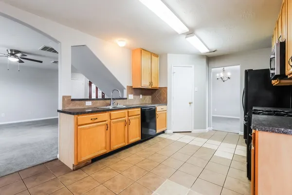 $2,300 | 25306 Barmby Drive, Tomball, TX 77375