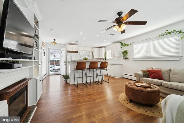 $325,000 | 613 Springfield Avenue, Folsom, PA 19033