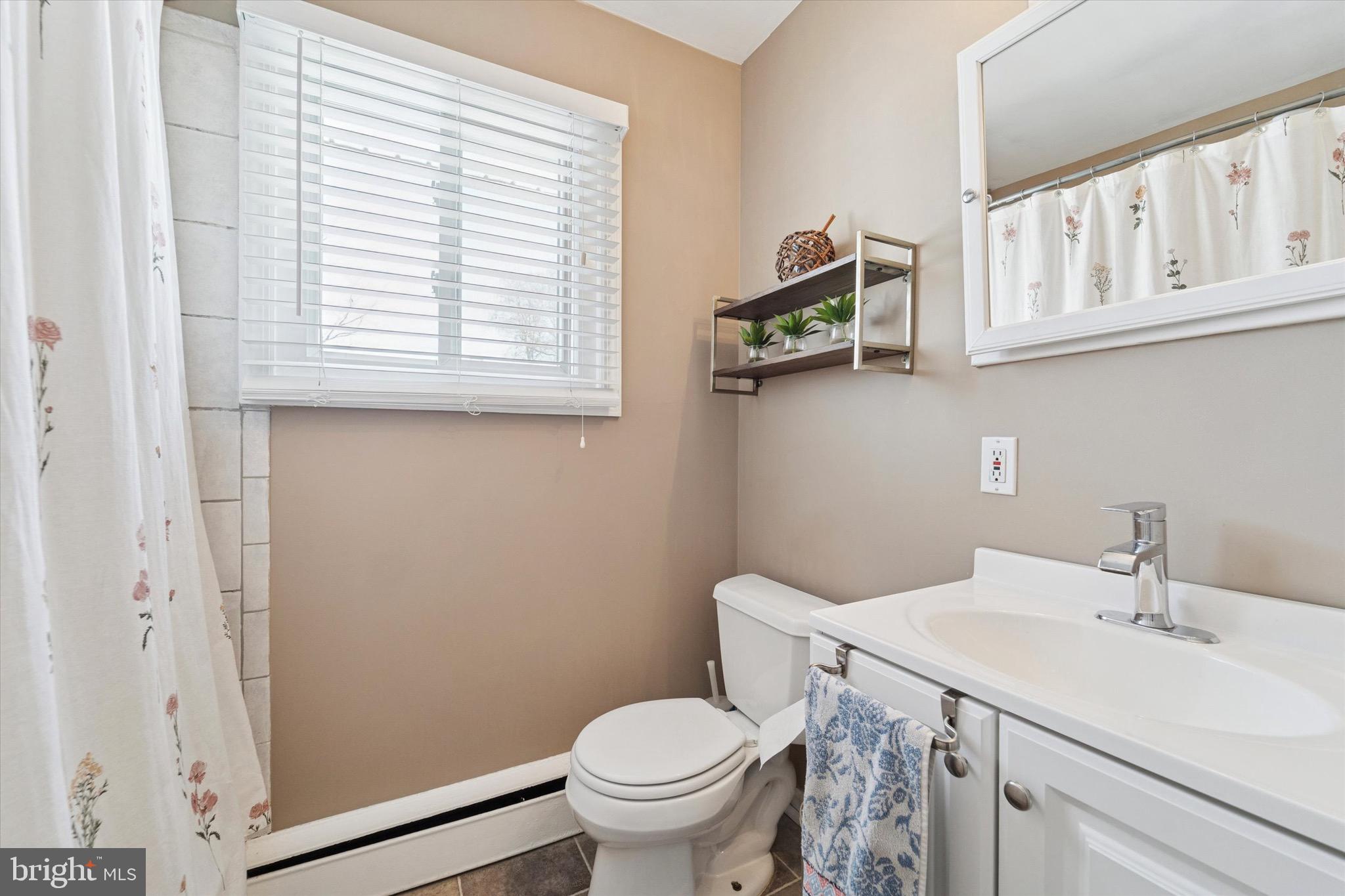 613 Springfield Avenue Folsom, PA 19033 - Photo 11 of 28