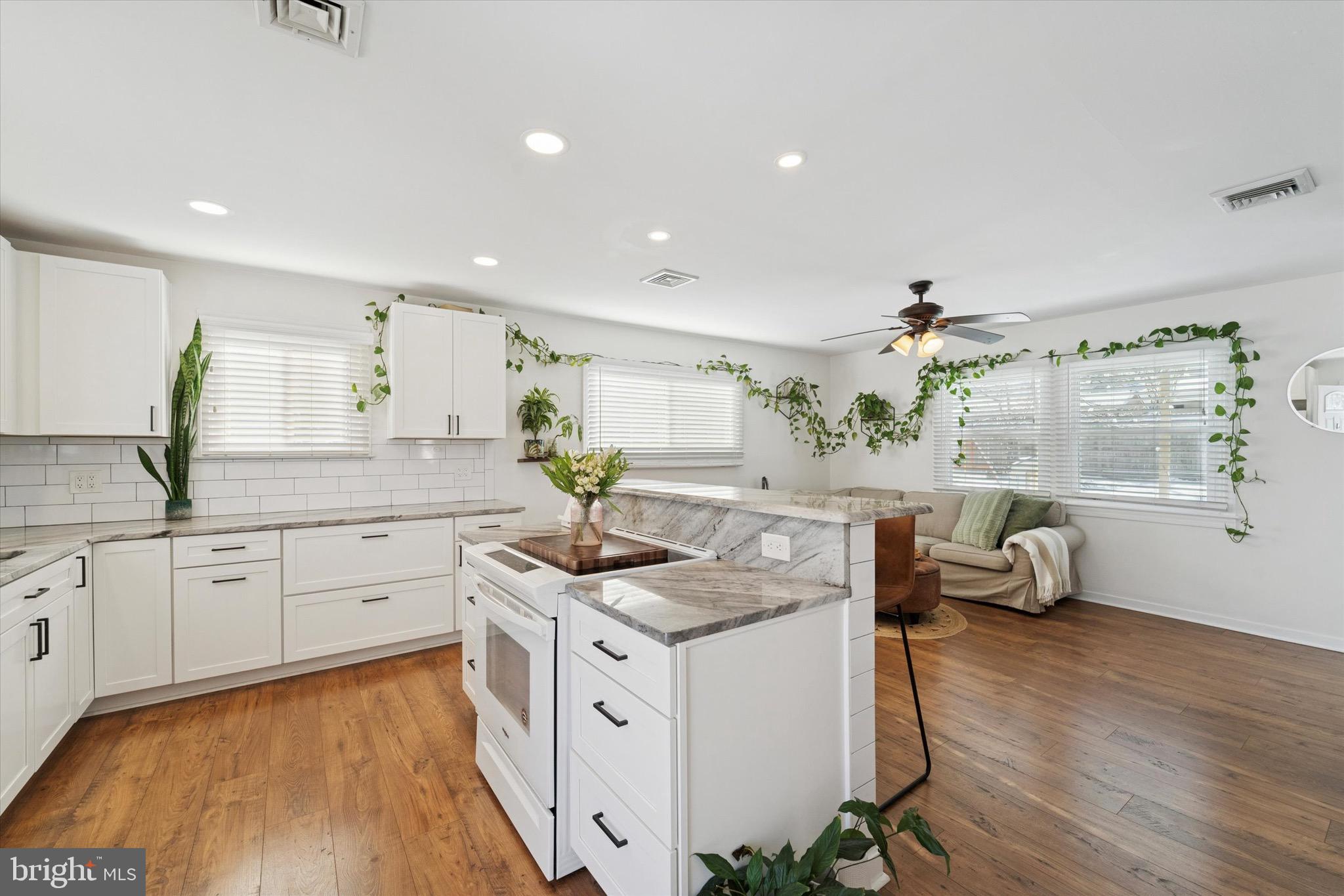 613 Springfield Avenue Folsom, PA 19033 - Photo 9 of 28