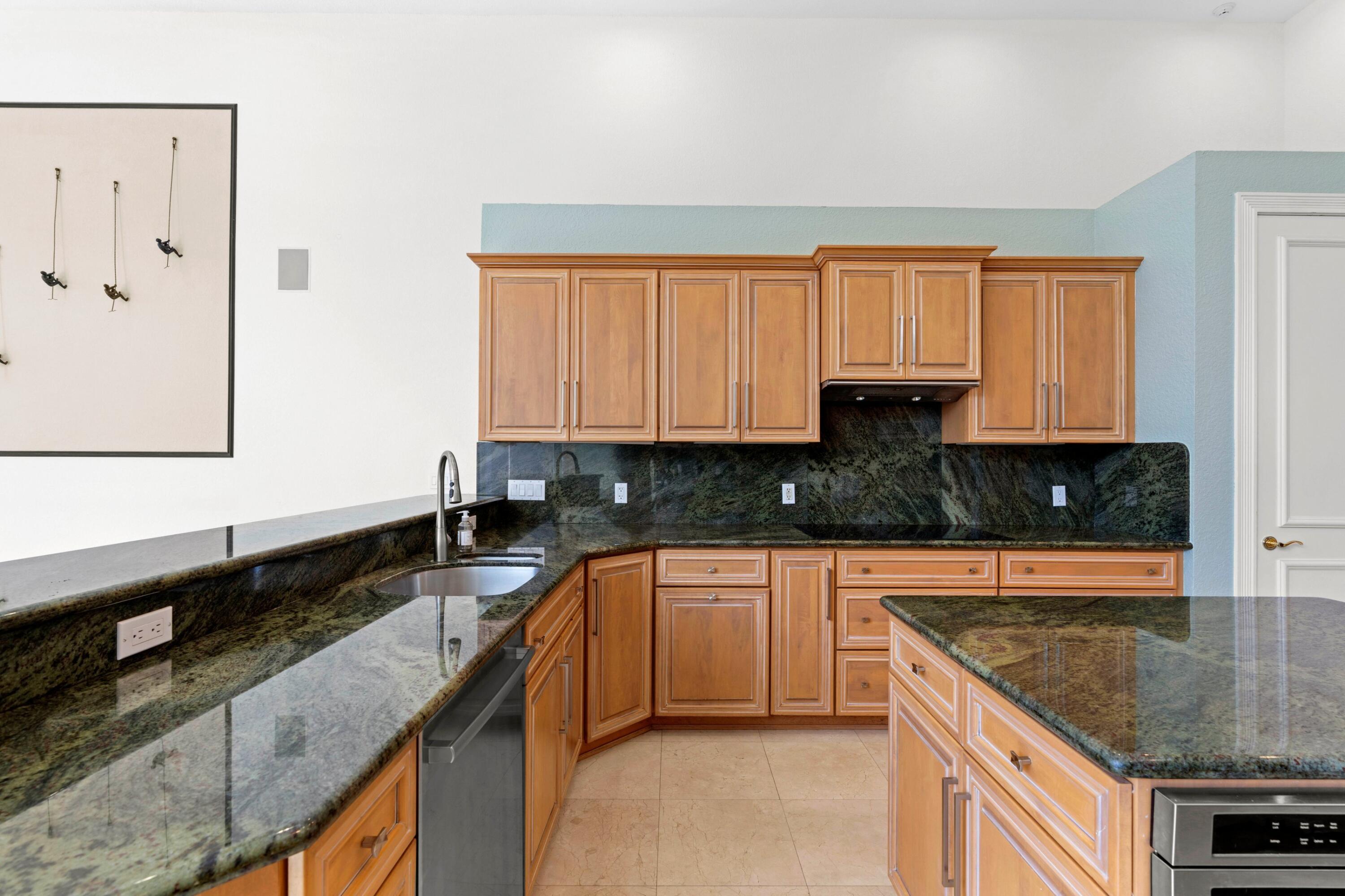 19230 Fox Landing Drive Boca Raton, FL 33434 - Photo 12 of 58 Kitchen