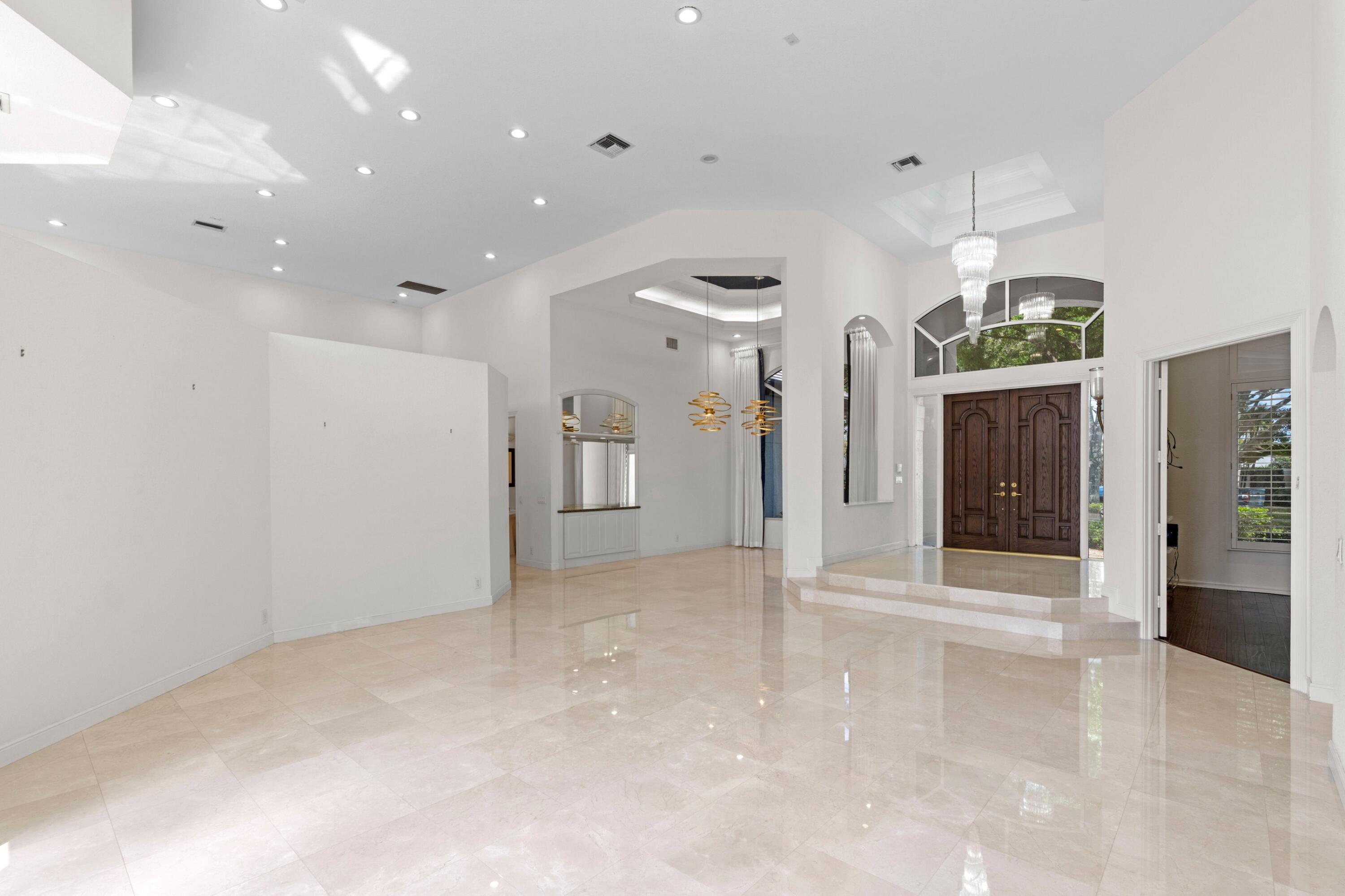 19230 Fox Landing Drive Boca Raton, FL 33434 - Photo 15 of 58 Foyer