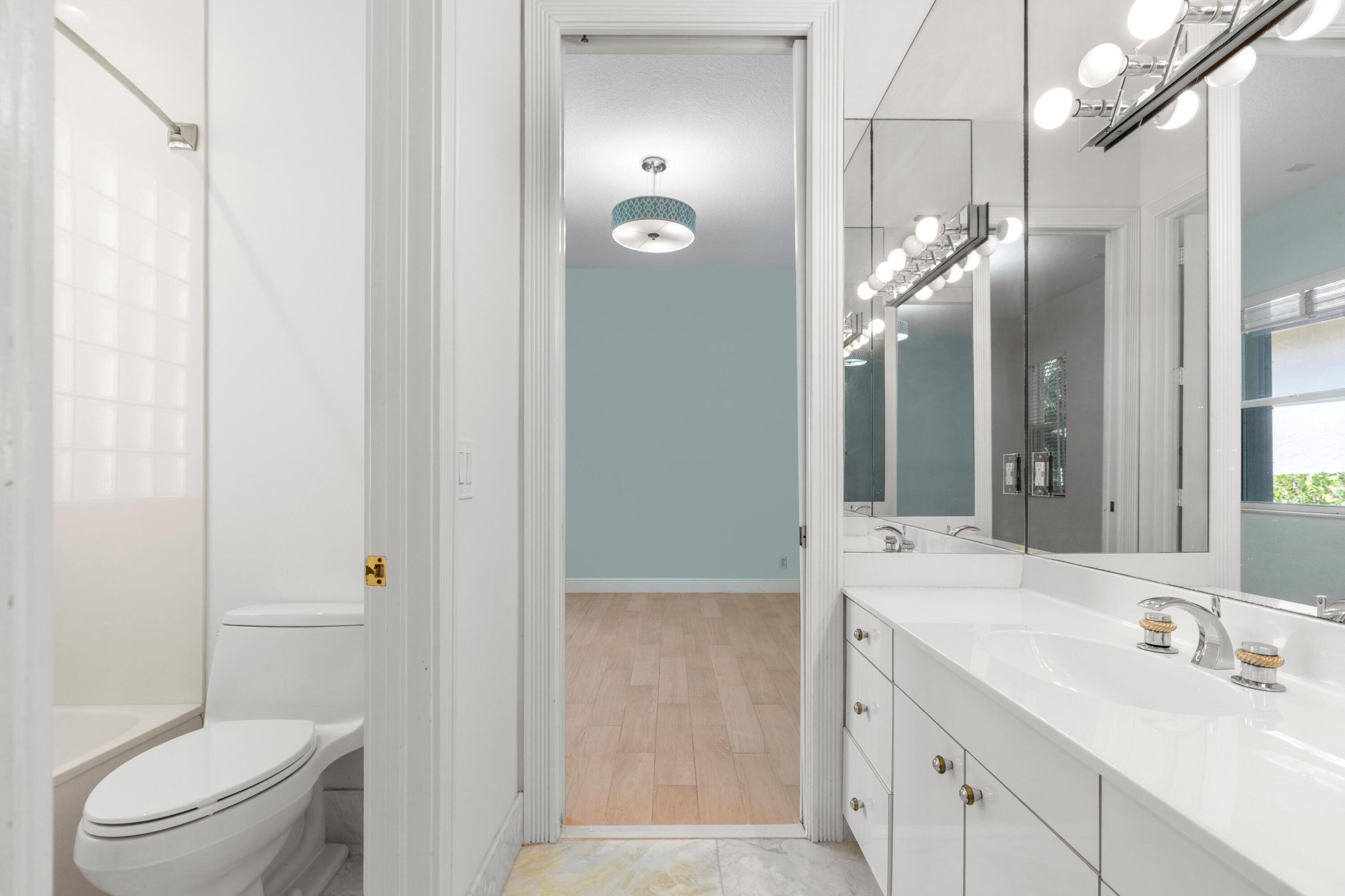 19230 Fox Landing Drive Boca Raton, FL 33434 - Photo 23 of 58 Bathroom #4