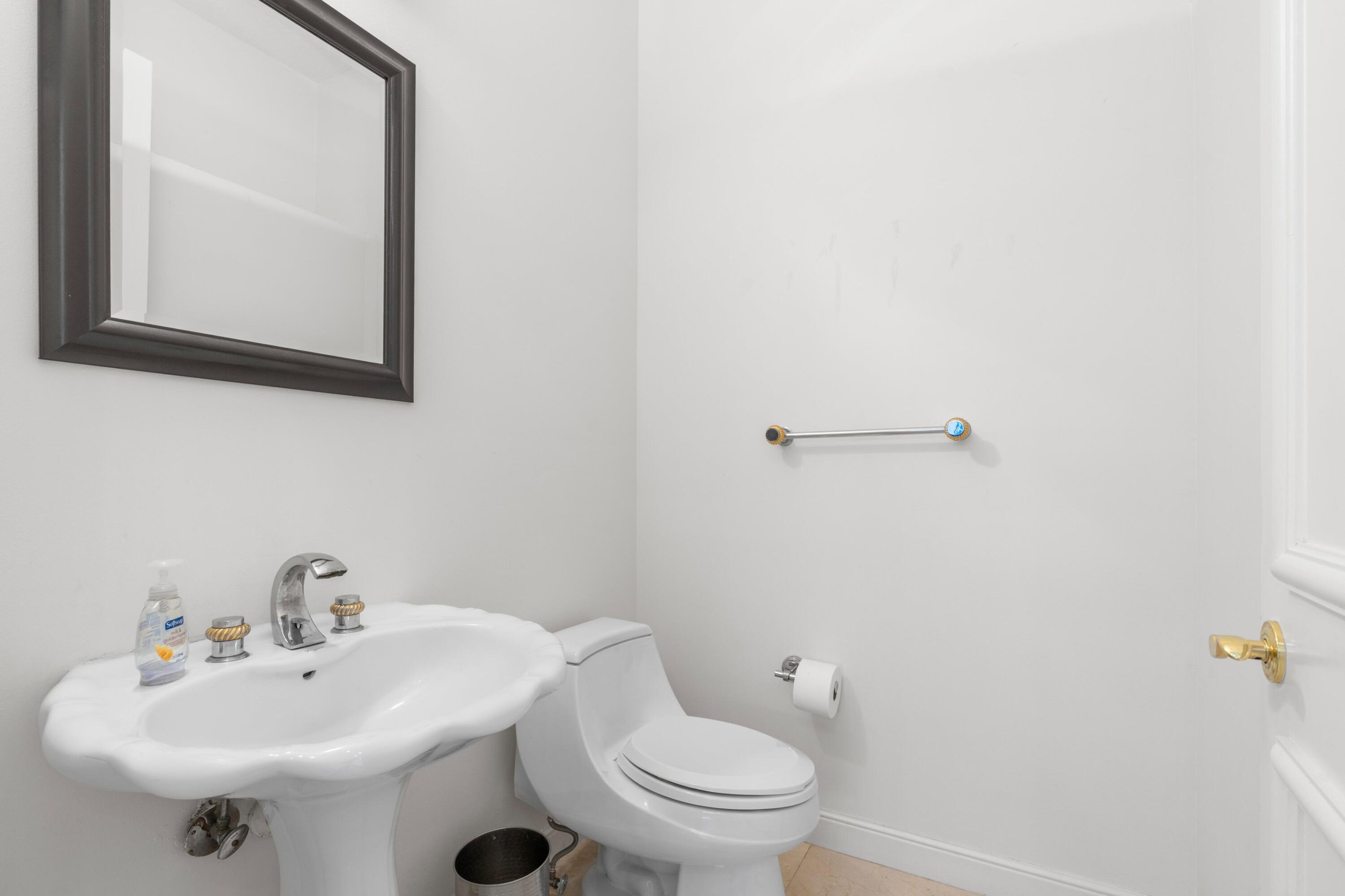 19230 Fox Landing Drive Boca Raton, FL 33434 - Photo 27 of 58 Bathroom 2