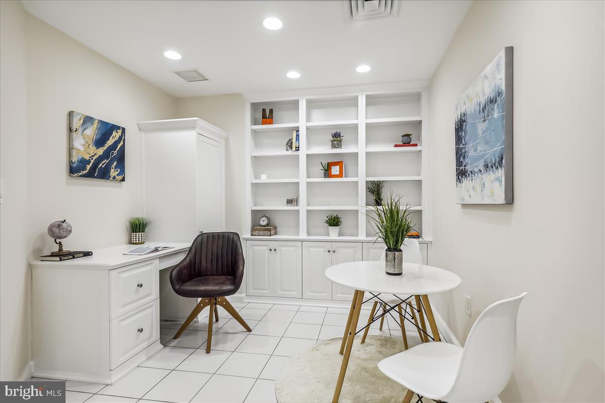 8300 Burdette Road, Unit 507 Bethesda, MD 20817 - Photo 15 of 64 Built-in Desk for Zoom meetings!