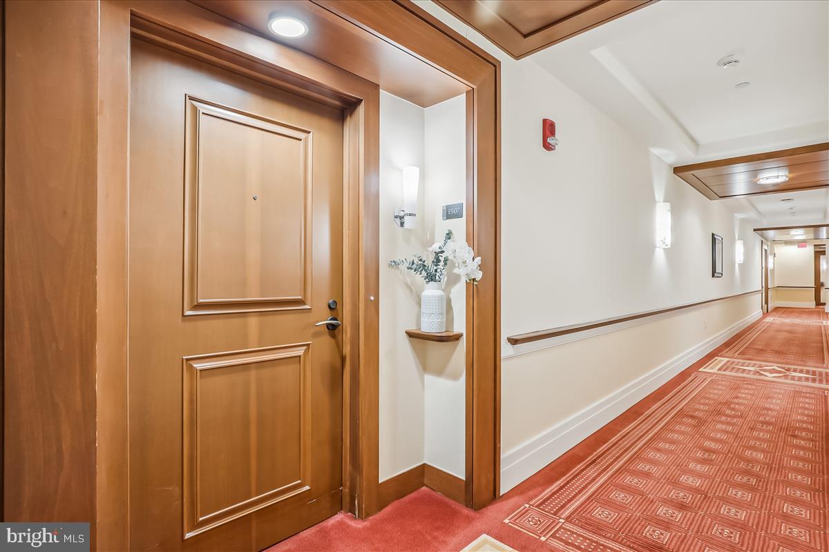 Entry to 507