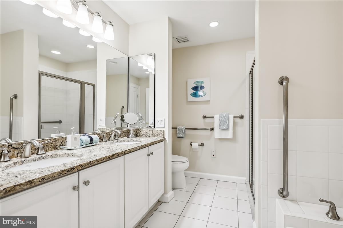 8300 Burdette Road, Unit 507 Bethesda, MD 20817 - Photo 21 of 64 Spa-like Ensuite tub Bath