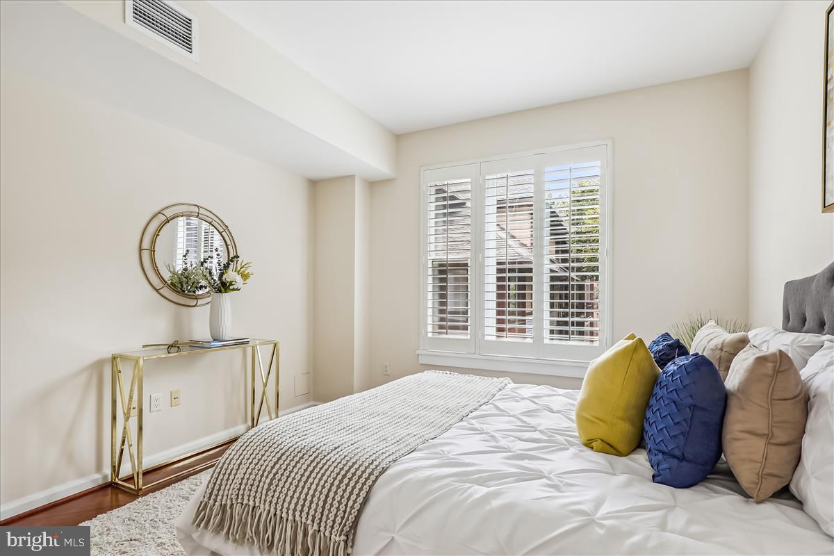 8300 Burdette Road, Unit 507 Bethesda, MD 20817 - Photo 27 of 64 Plantation shutters