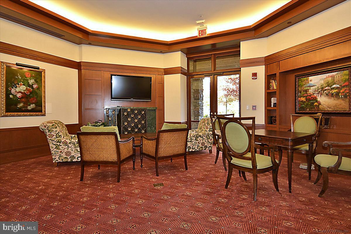 8300 Burdette Road, Unit 507 Bethesda, MD 20817 - Photo 43 of 64 Lounge
