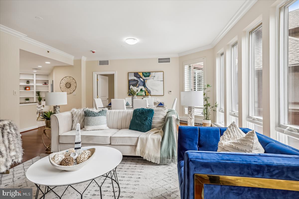 Floor-to-ceiling windows w/ tons of natural light!