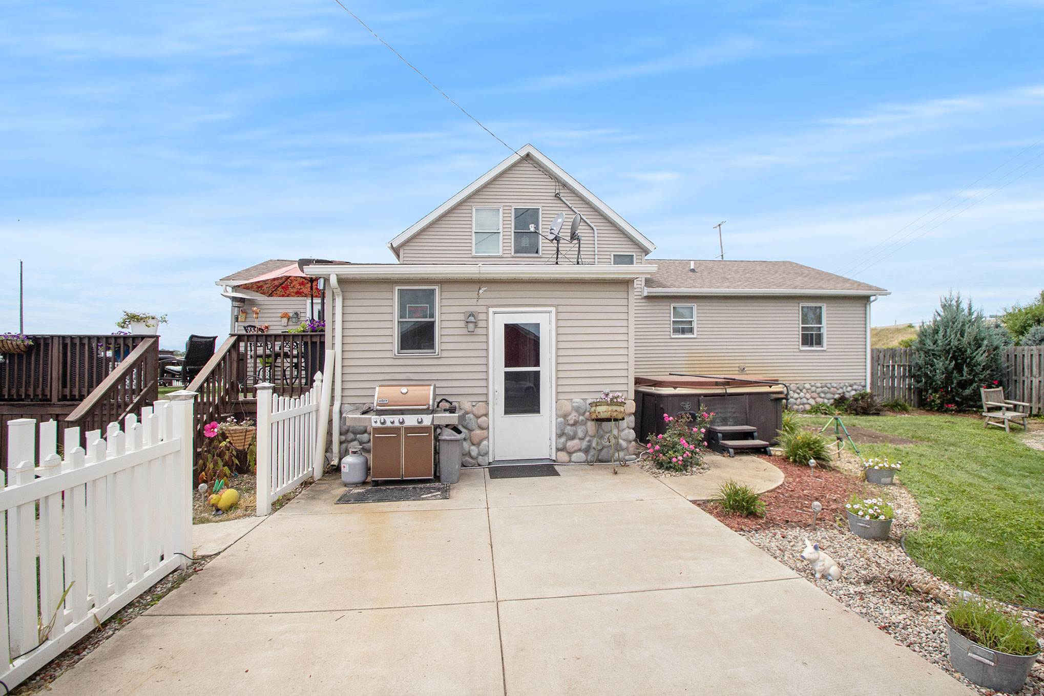 51250 Tamarack Road New Carlisle, IN 46552 - Photo 2 of 25 Gallery Image 2
