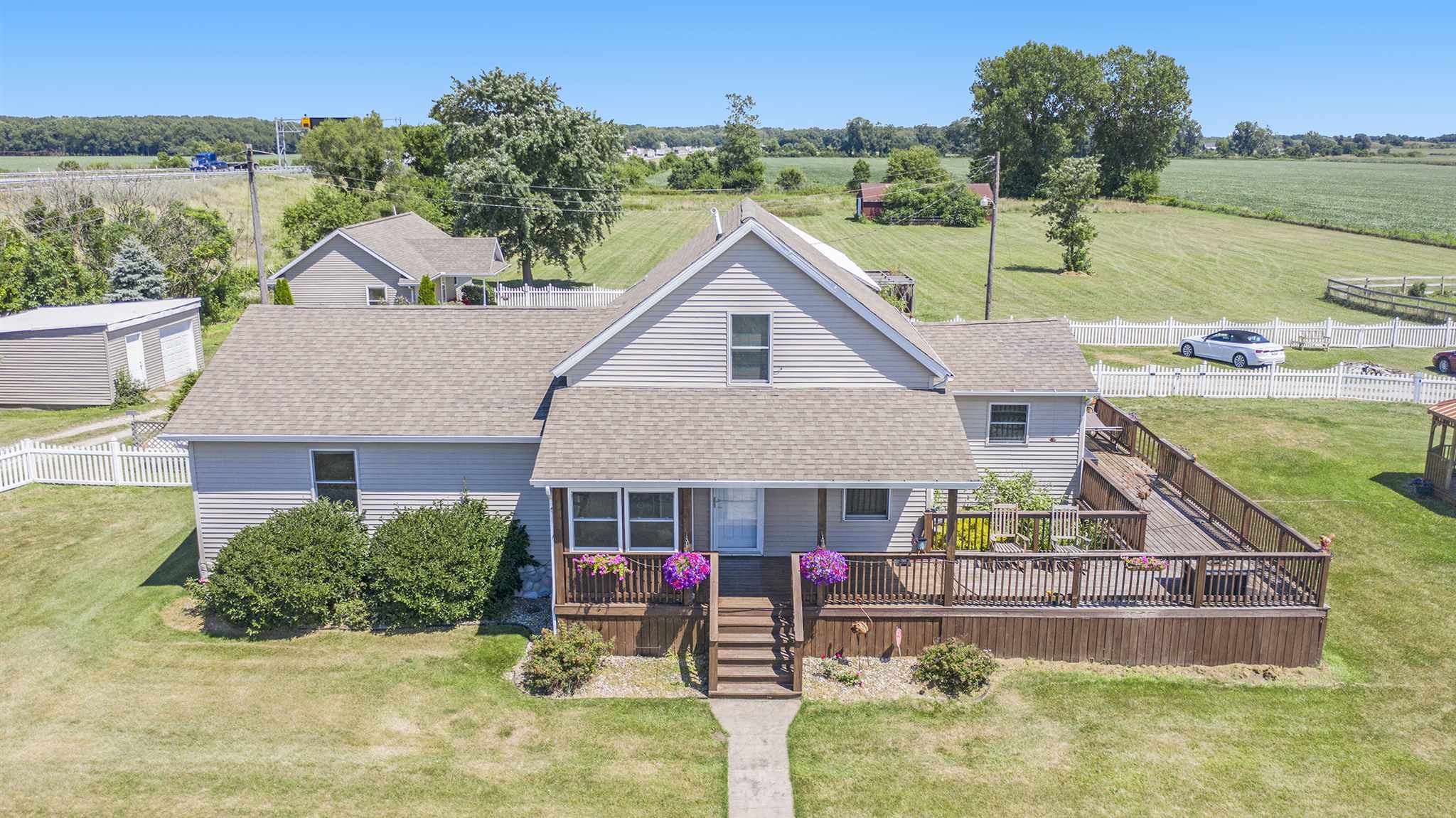 51250 Tamarack Road New Carlisle, IN 46552 - Photo 5 of 25 Gallery Image 5