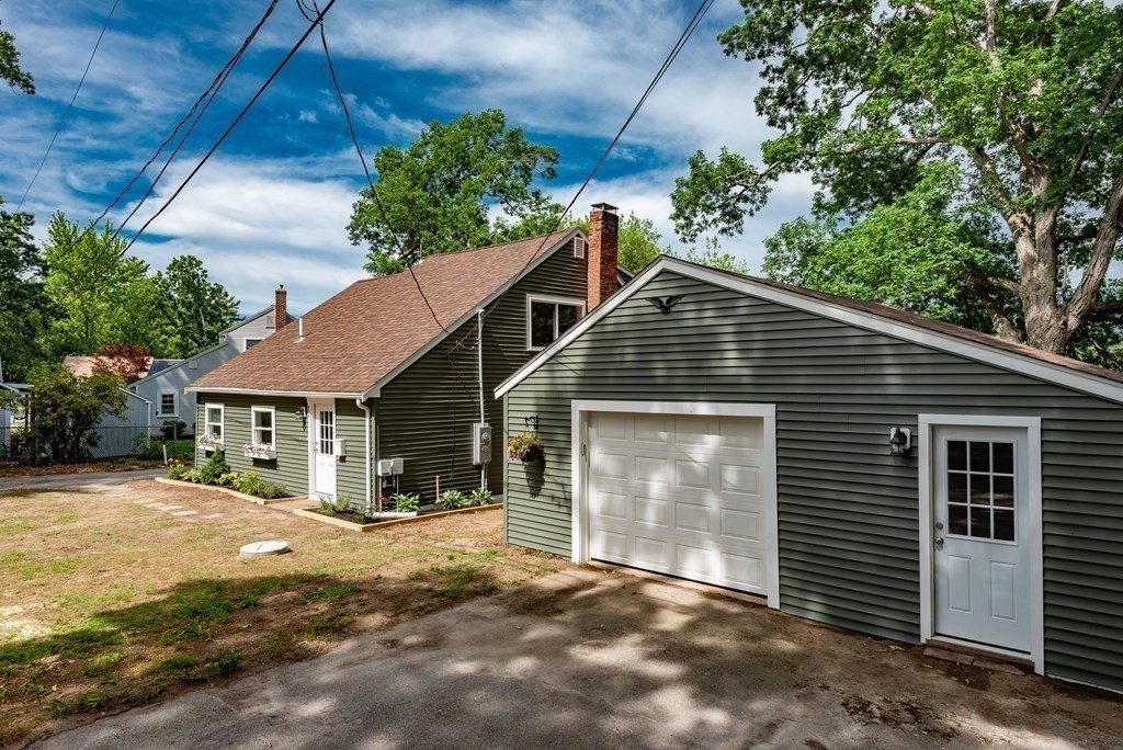 12 Birch Hill Road Raynham, MA 02767 - Photo 3 of 32 Gallery Image 3