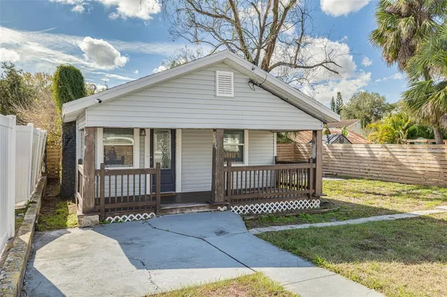 $1,800 | 106 West Haya Street, Tampa, FL 33603
