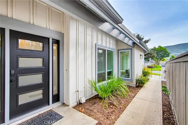 $1,035,000 | 1680 Via Brisa Del Lago, San Marcos, CA 92078