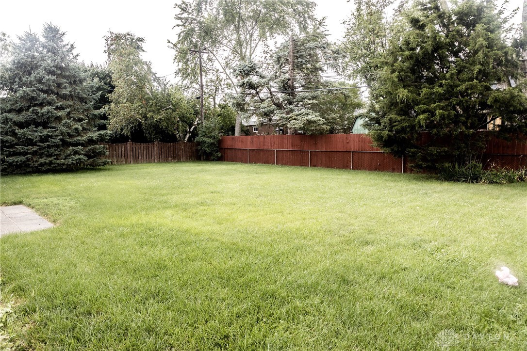 929 East Stroop Road Dayton, OH 45429 - Photo 3 of 21