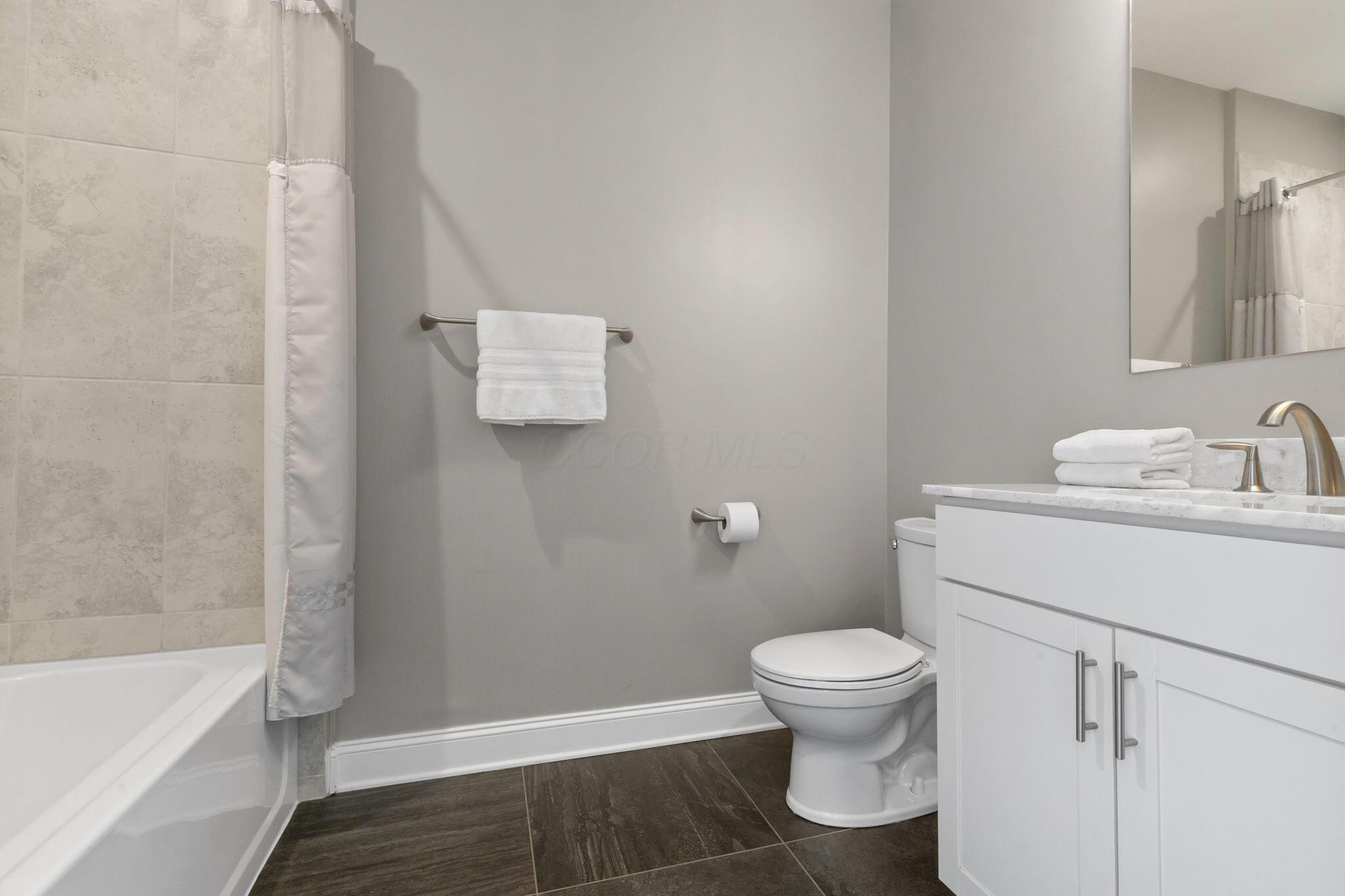 250 West Spring Street, Unit 723 Columbus, OH 43215 - Photo 23 of 41 Guest Suite