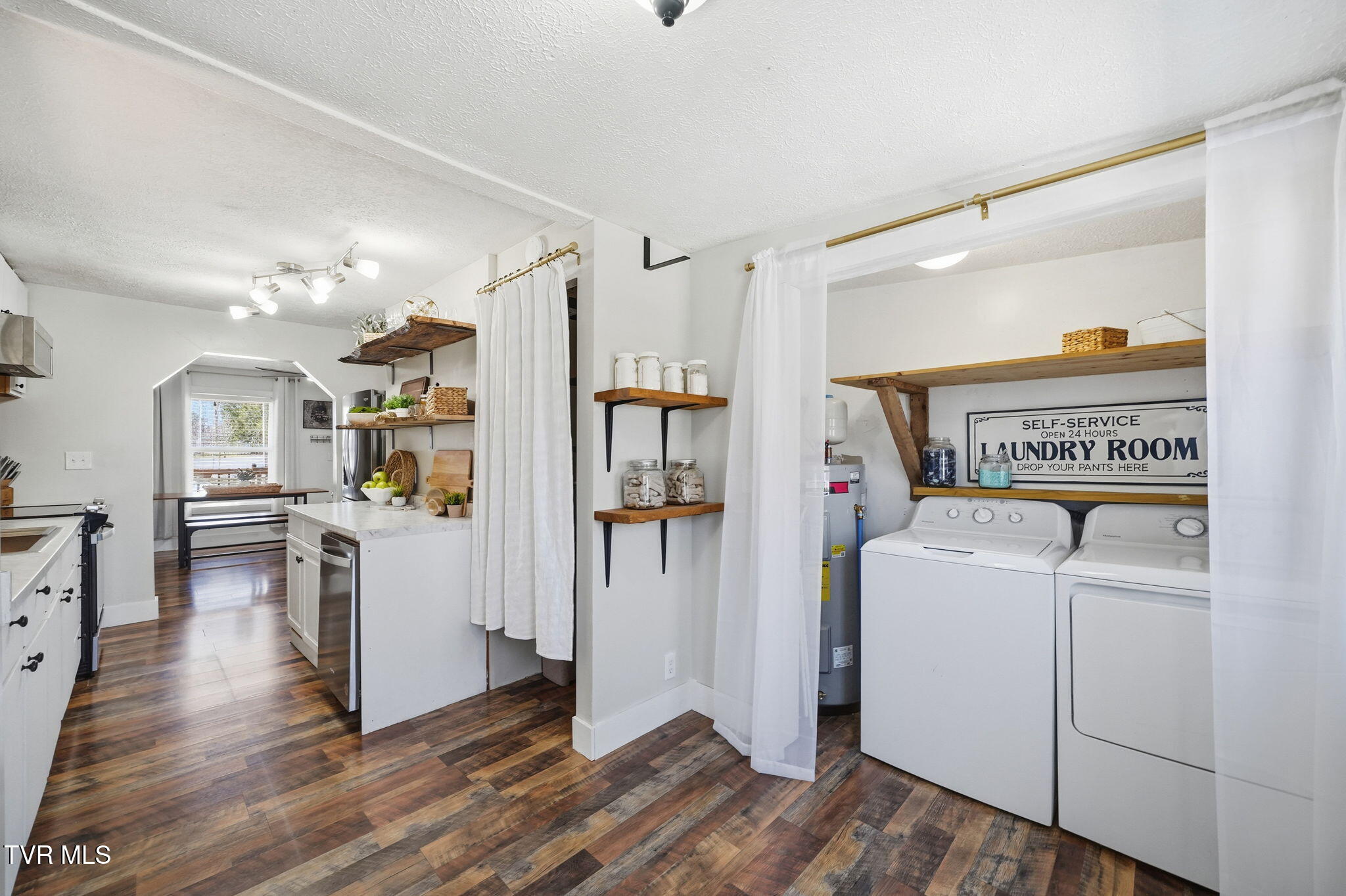 502 Duke Street Johnson City, TN 37601 - Photo 13 of 37 46-web-or-mls-037_DSC00276