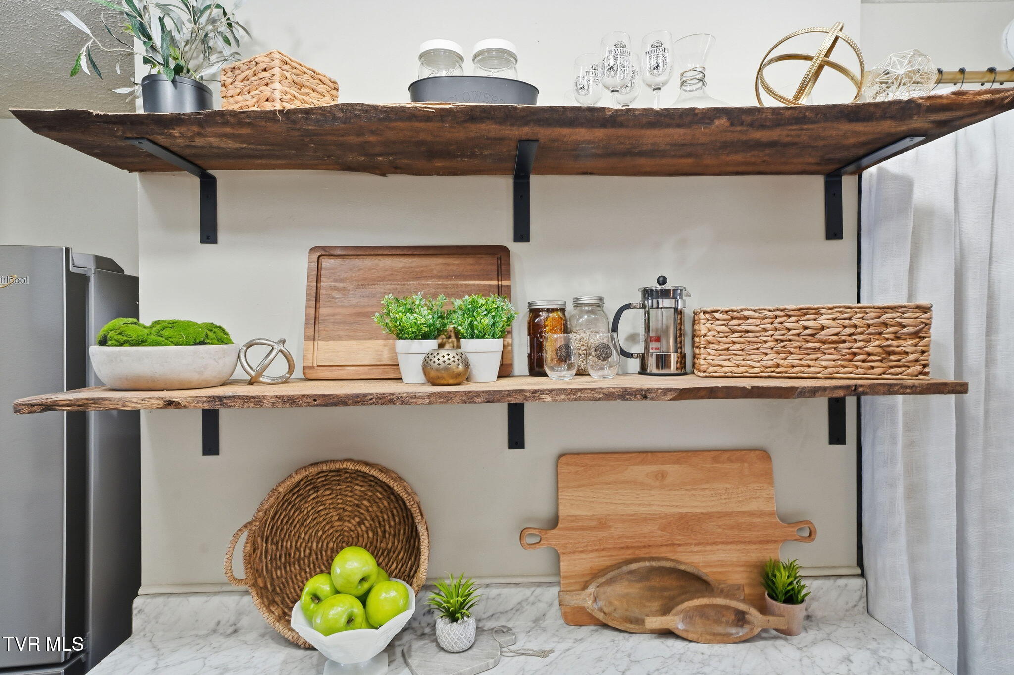 502 Duke Street Johnson City, TN 37601 - Photo 9 of 37 18-web-or-mls-016_DSC00411