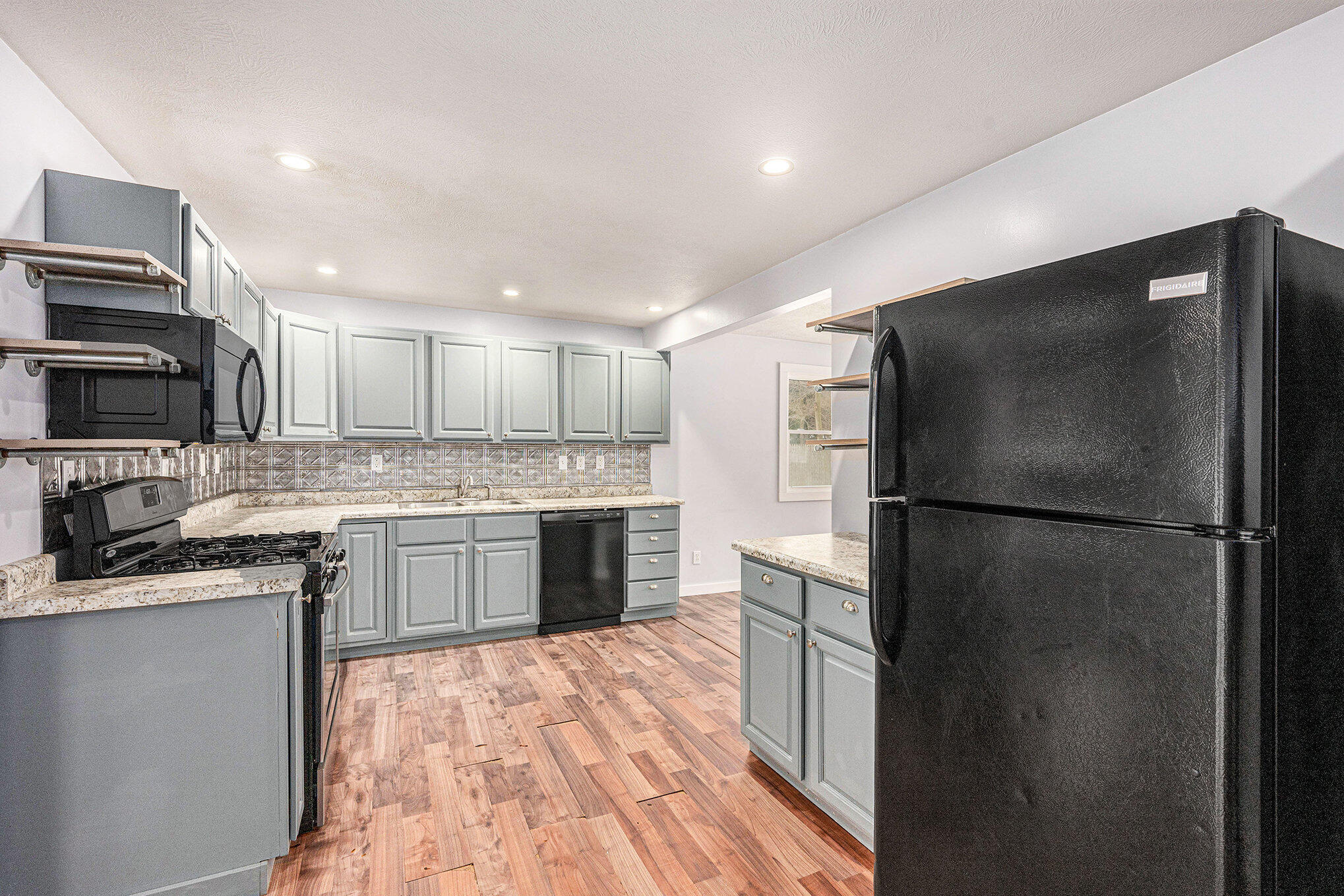 10350 South Sprinkle Road Vicksburg, MI 49097 - Photo 4 of 13 006_dsc_1782_463